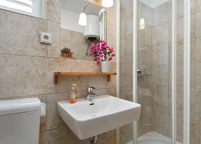 Dubica Διαμέρισμα Χβαρ